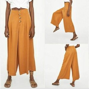 Zara size medium high rise button down cropped pants camel color wide leg